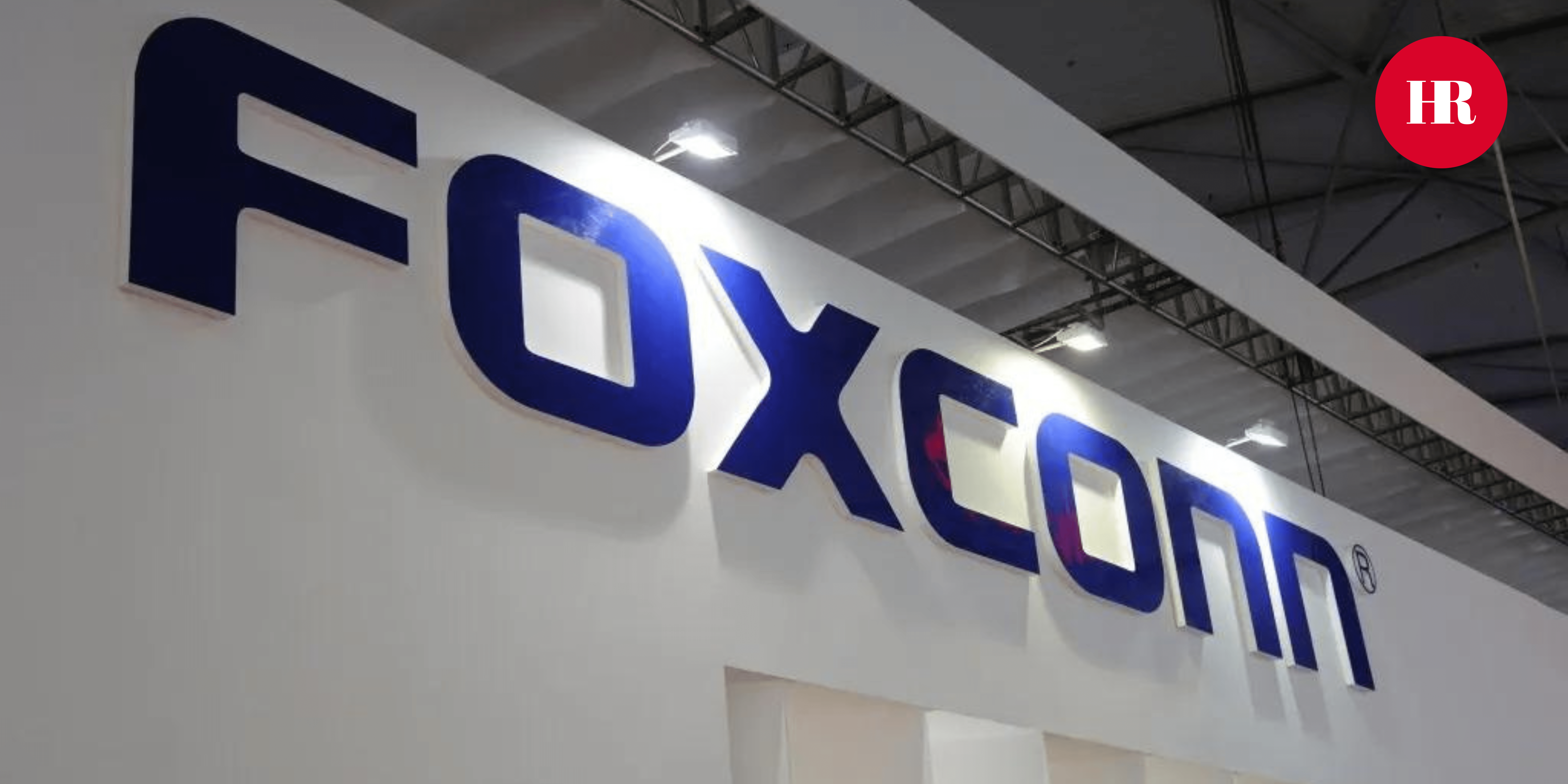 Purple Creative We're Digital Marketing Expert Banner (20) foxconn