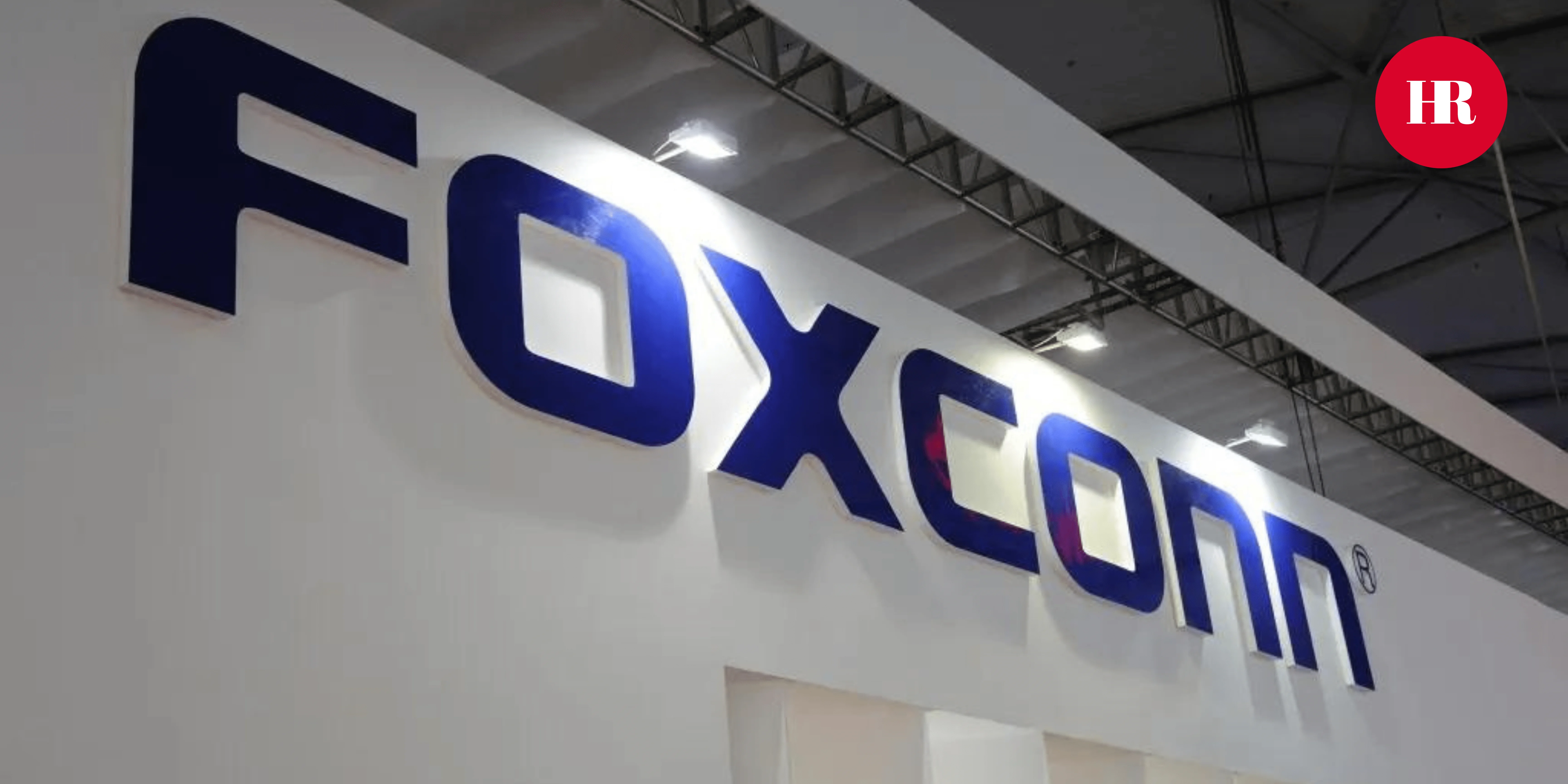 Purple Creative We're Digital Marketing Expert Banner (20) foxconn