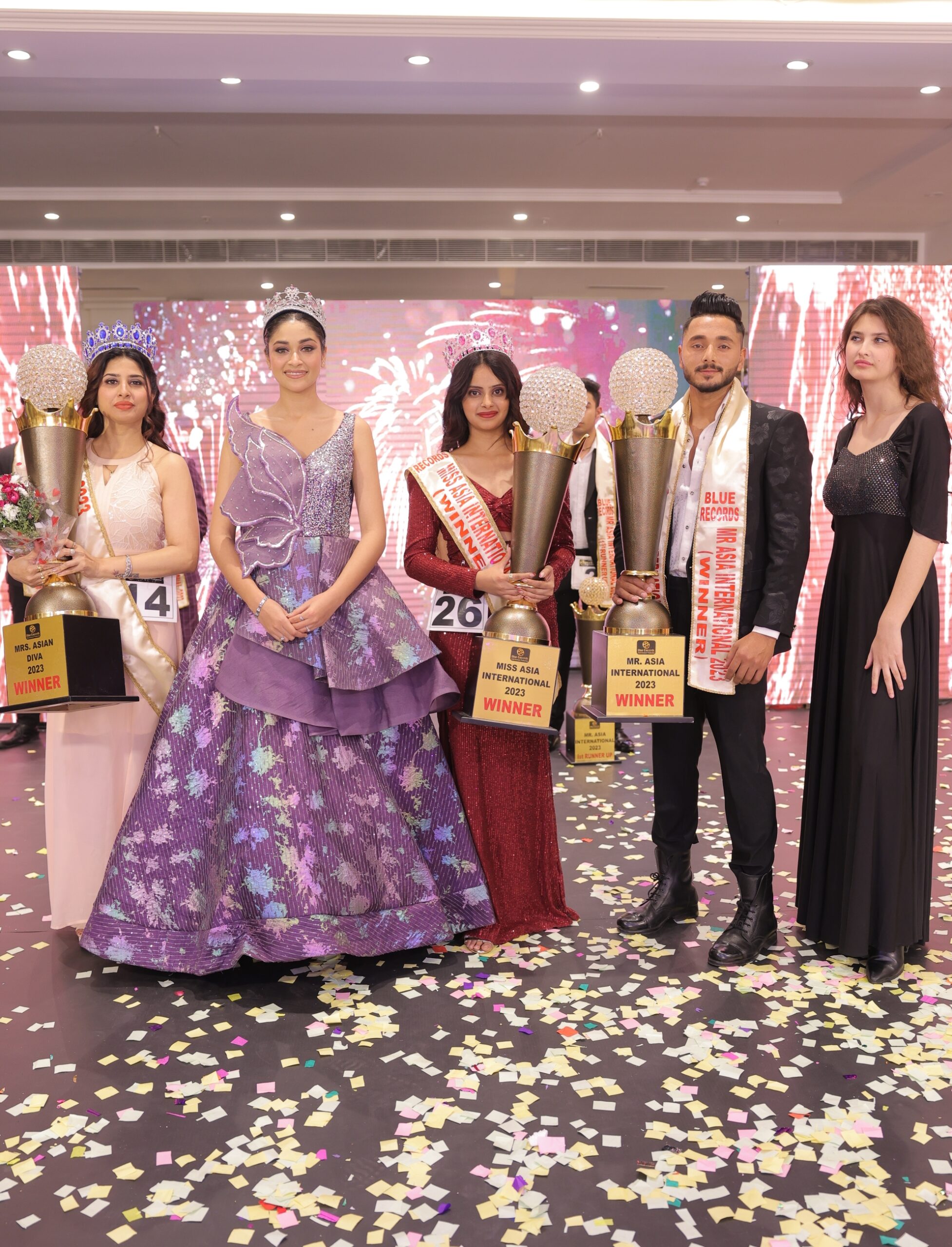 B612_20231108_182908_158 Blue Records