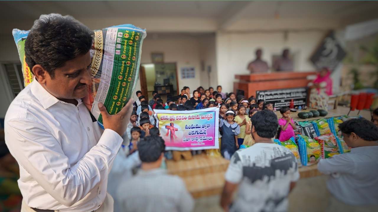 JCKMM Pastor. Ch. John and Rupa Donates 725 kgs of Rice to Orphanages on Good Friday Jesus Christ Kadavari Mahima Ministries