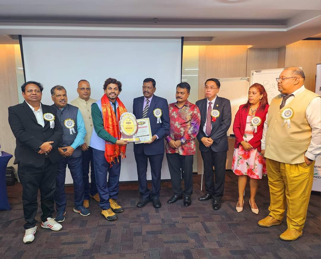 Dr. Pratik Mungekar Receives Indo-Malaysia Educational Excellence Award as Most Innovative Young Scientist Dr. Pratik Mungekar